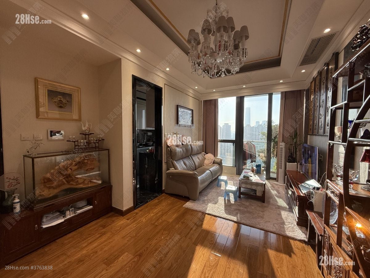 Ultima Sell 902 ft²