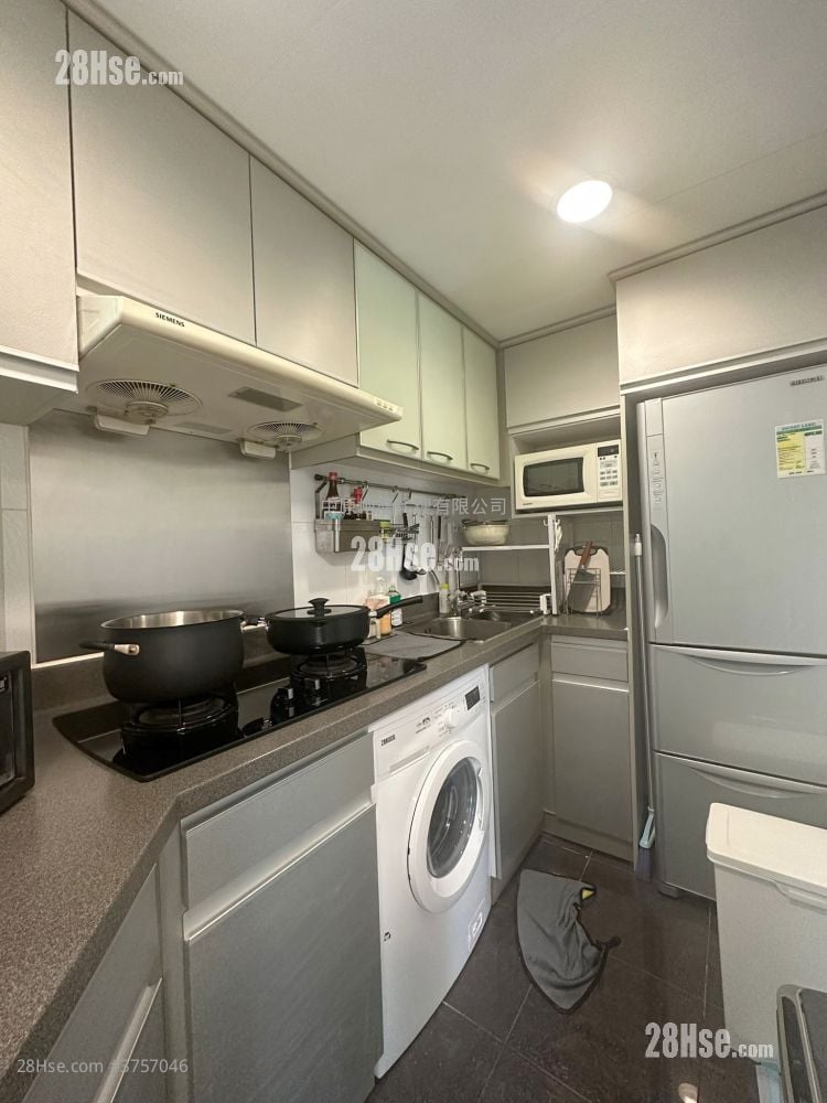 Tseung Kwan O Plaza Sell 2 Bedrooms , 1 Bathroom 429 ft²