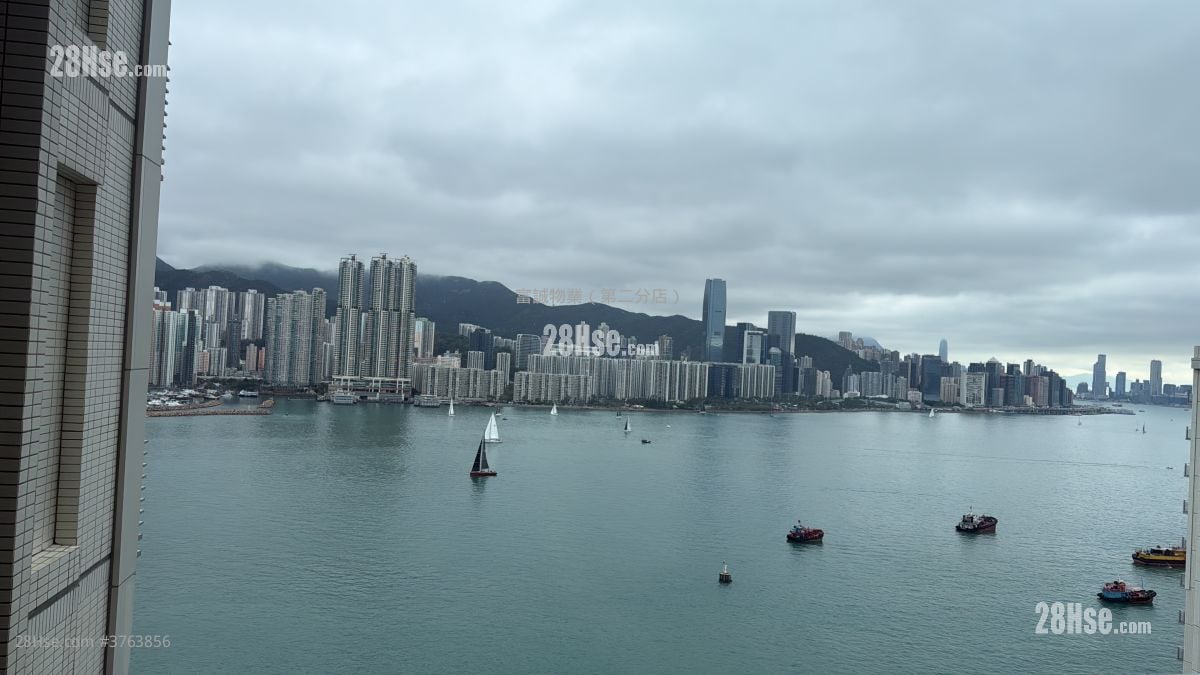 The Coast Line Rental 3 Bedrooms , 2 Bathrooms 707 ft²