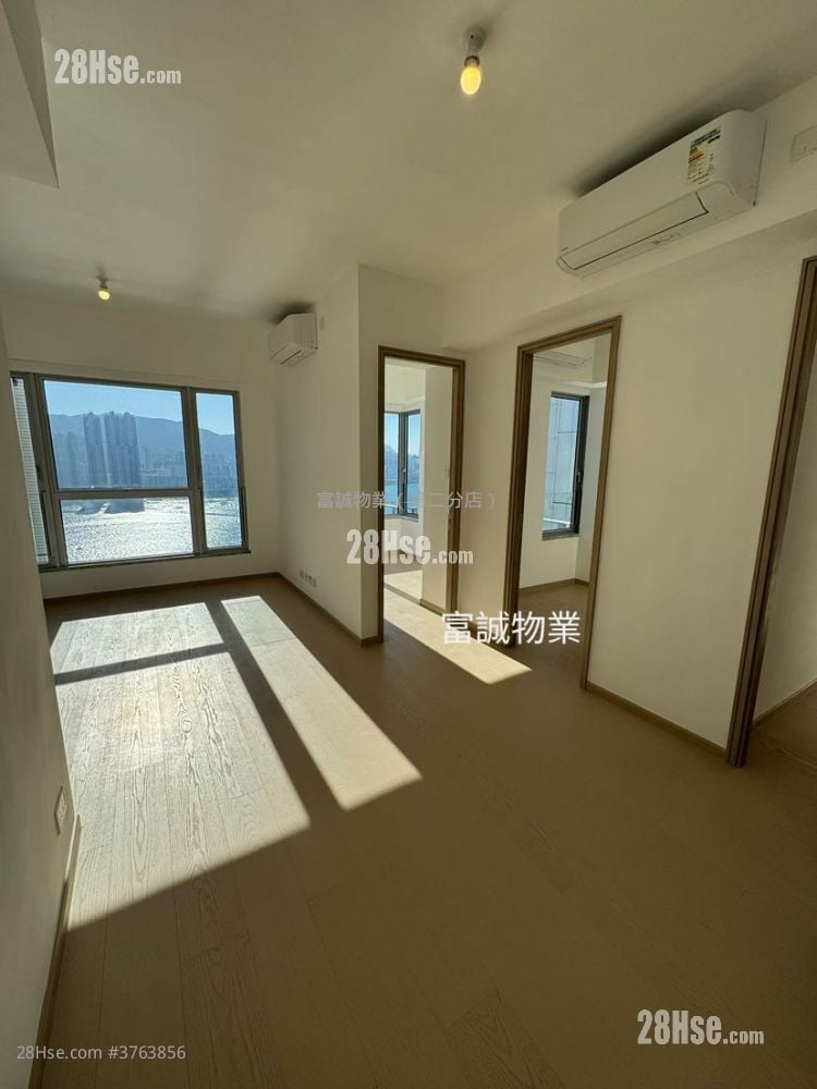 The Coast Line Rental 3 Bedrooms , 2 Bathrooms 707 ft²