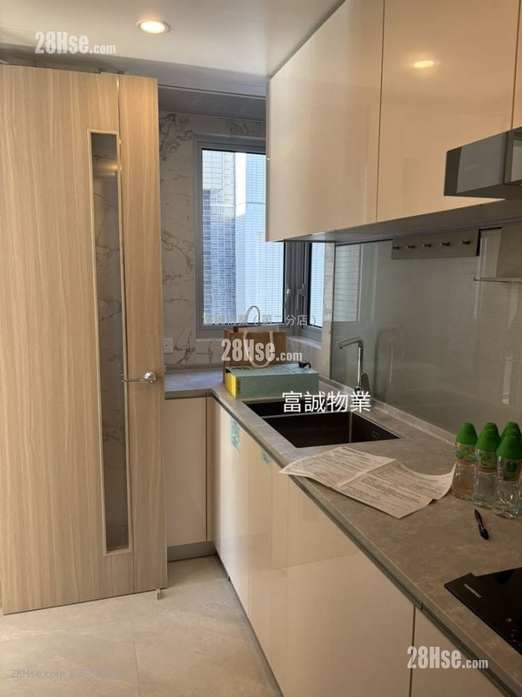 The Coast Line Rental 3 Bedrooms , 2 Bathrooms 707 ft²