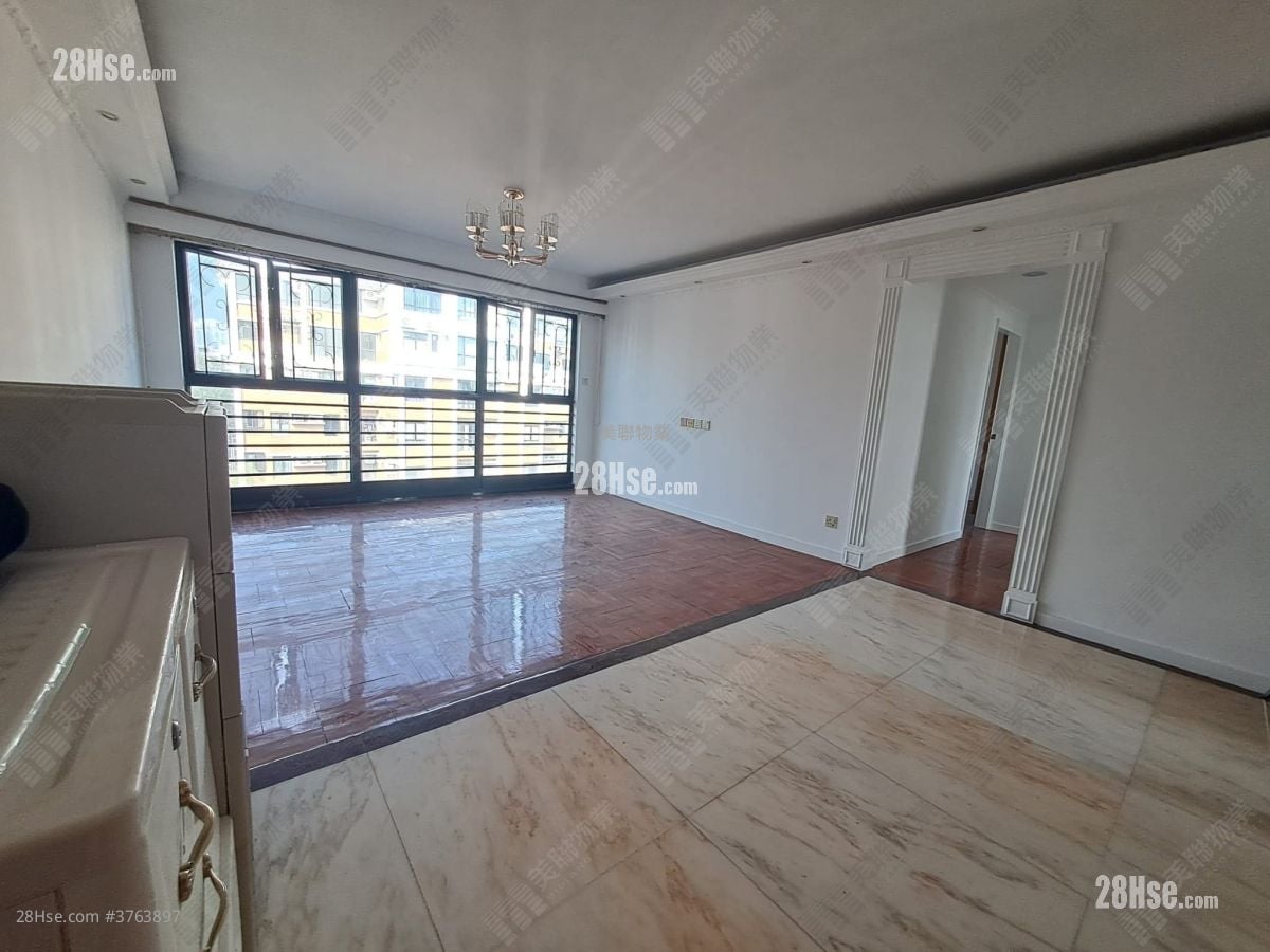 Grandeur Villa Sell 1,037 ft²