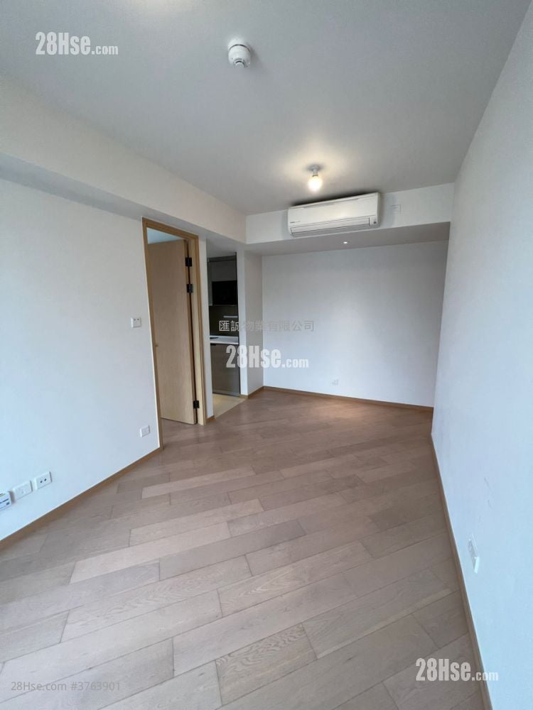 Upper East Sell Studio , 1 Bathroom 375 ft²