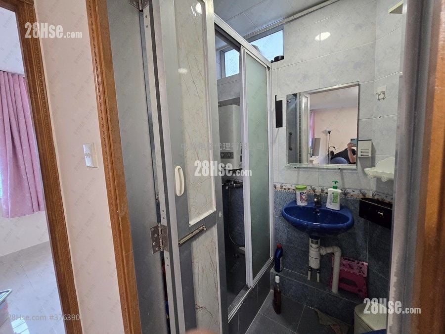 长安邨 售盘 2 房 , 1 浴室 449 平方尺