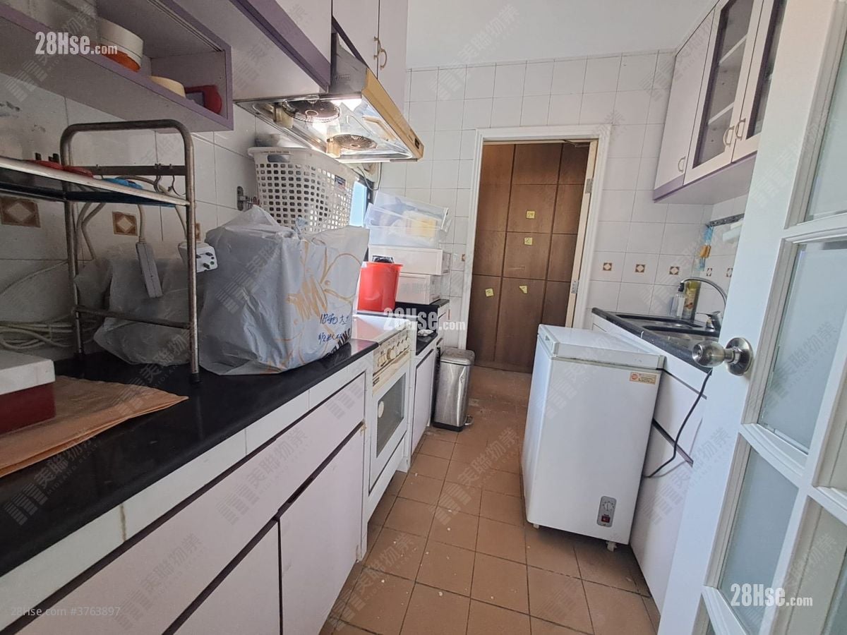 Grandeur Villa Sell 1,037 ft²