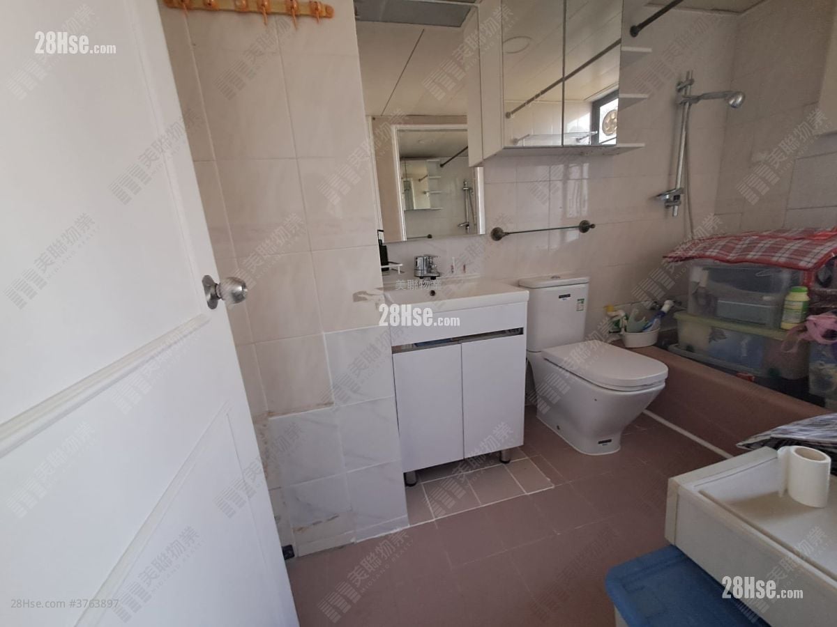 Grandeur Villa Sell 1,037 ft²