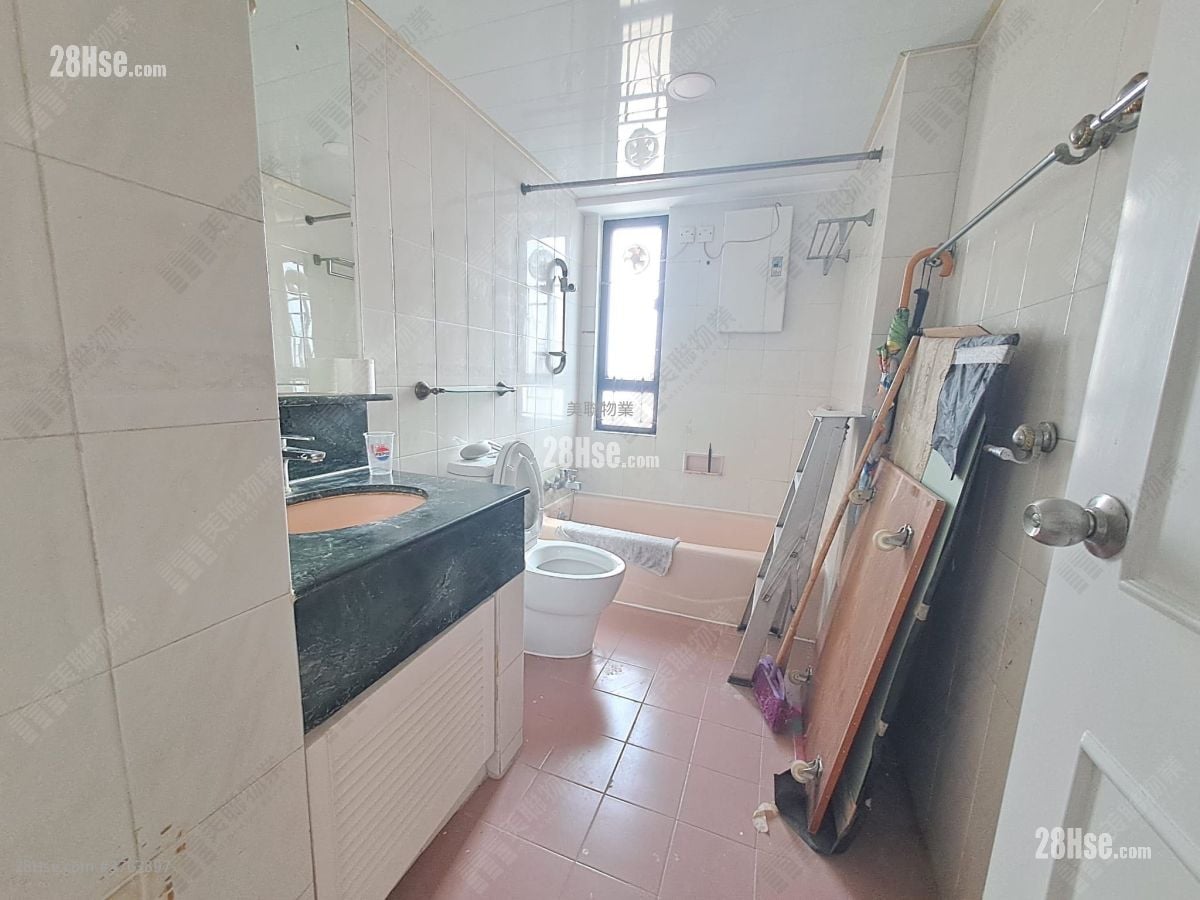 Grandeur Villa Sell 1,037 ft²