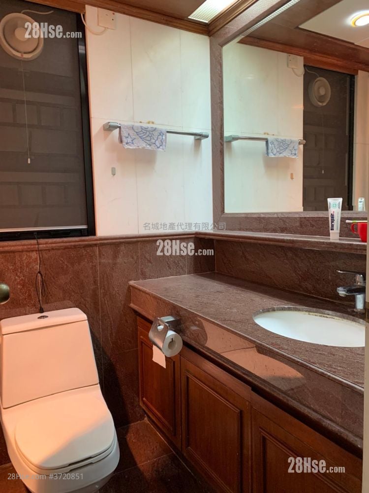 Pristine Villa Sell 3 Bedrooms , 2 Bathrooms 1,066 ft²