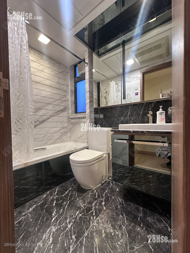 Grand Yoho Sell 3 Bedrooms , 1 Bathroom 777 ft²