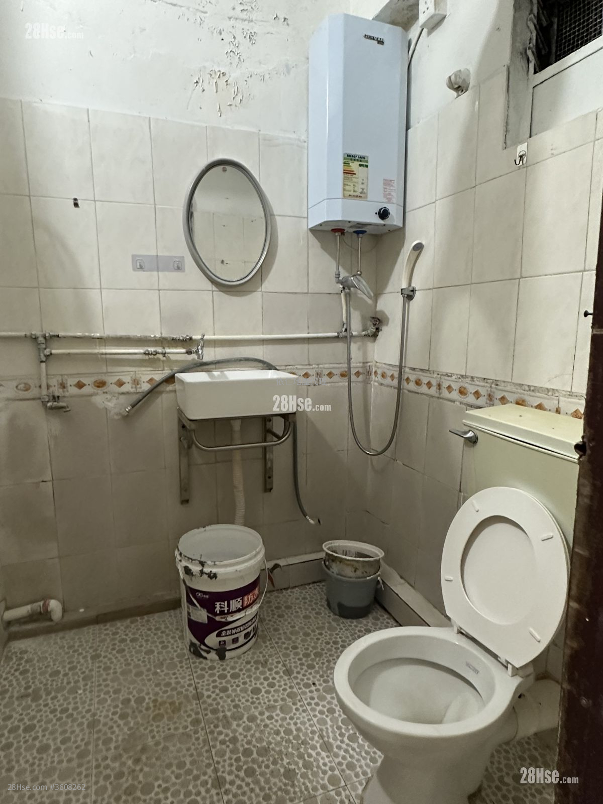 單幢樓房 租盤 3 房 , 1 浴室 302 平方呎