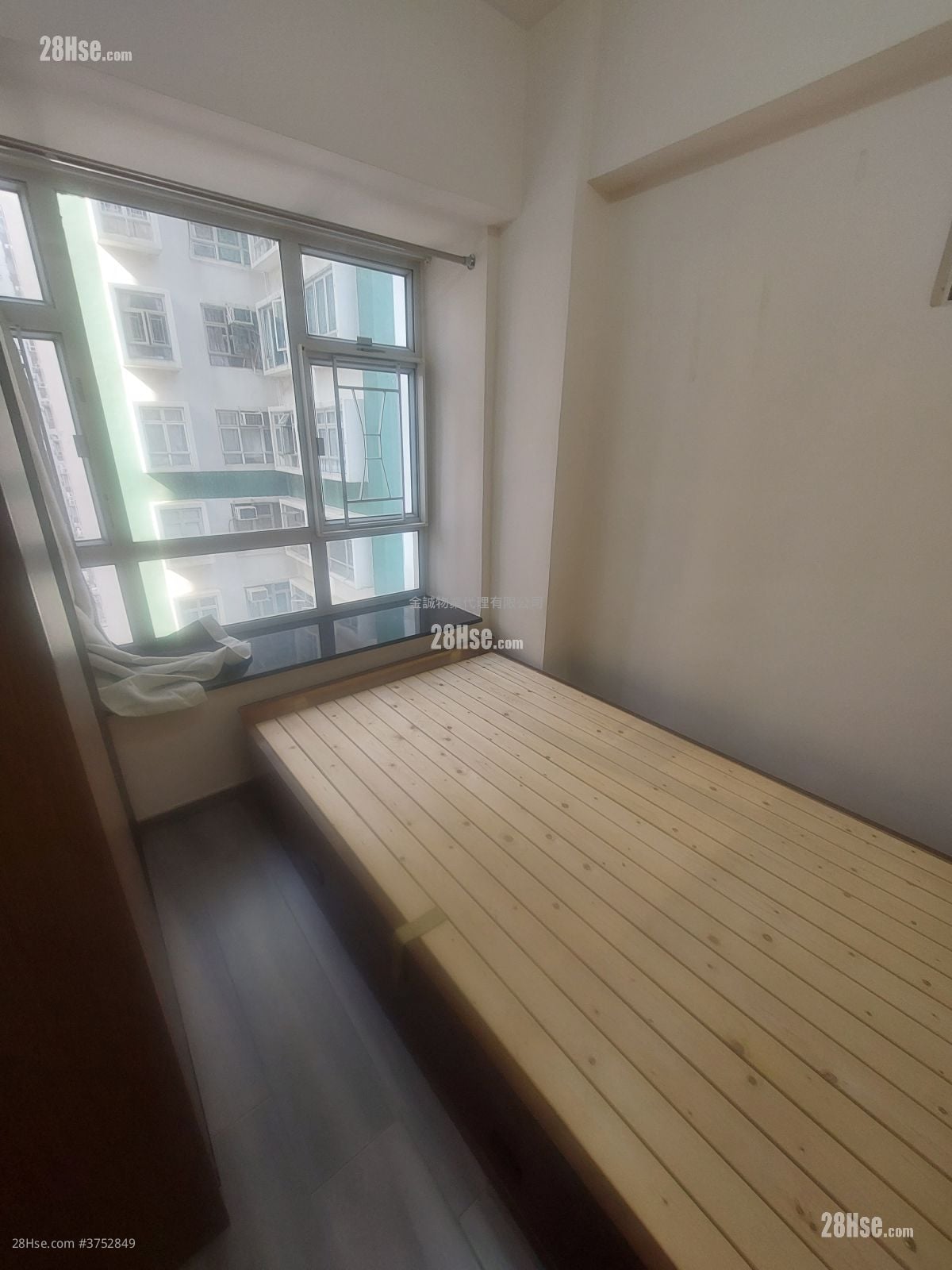 翠林花園 售盤 2 房 , 1 浴室 330 平方呎