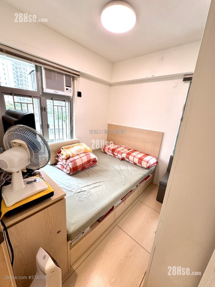 Che Cheung Building Sell 2 Bedrooms , 1 Bathroom