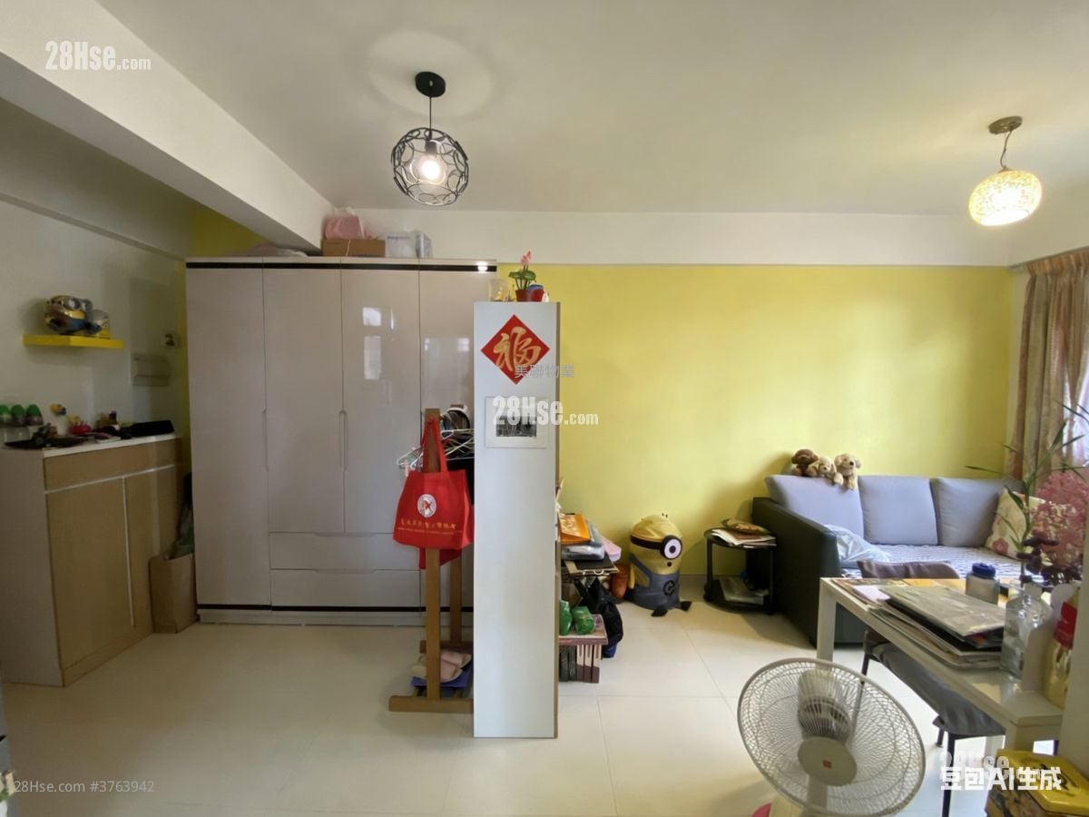 Kam Lun Mansion Sell 2 Bedrooms , 1 Bathroom 315 ft²