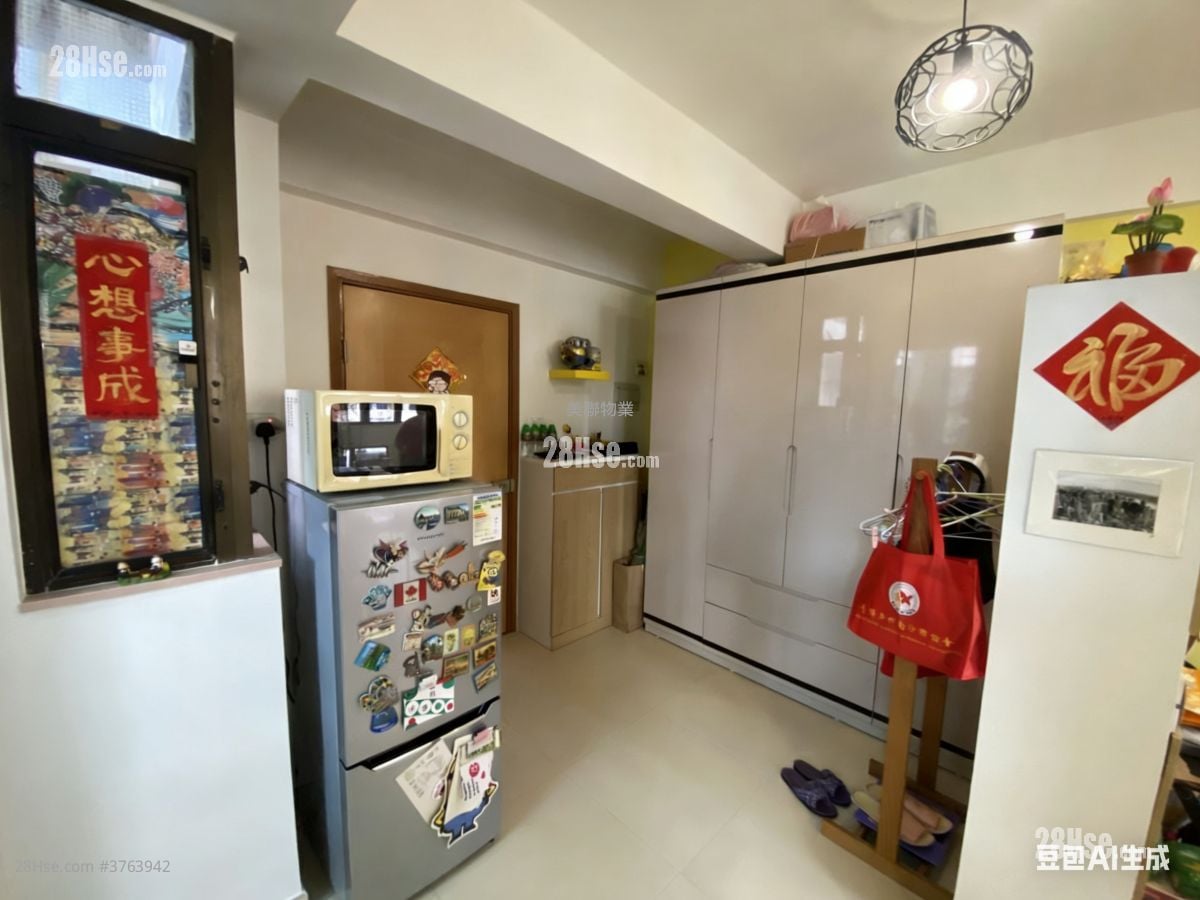 Kam Lun Mansion Sell 2 Bedrooms , 1 Bathroom 315 ft²