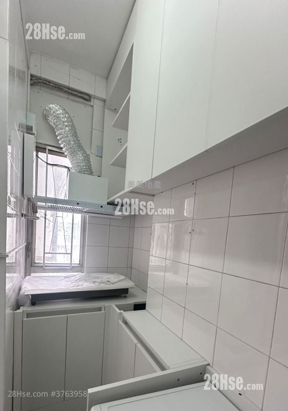 Deltec Court Sell 1 Bedroom , 1 Bathroom 309 ft²