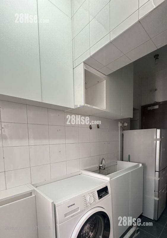 Deltec Court Sell 1 Bedroom , 1 Bathroom 309 ft²