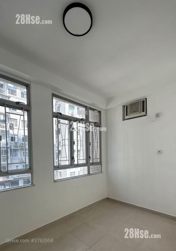 Deltec Court Sell 1 Bedroom , 1 Bathroom 309 ft²