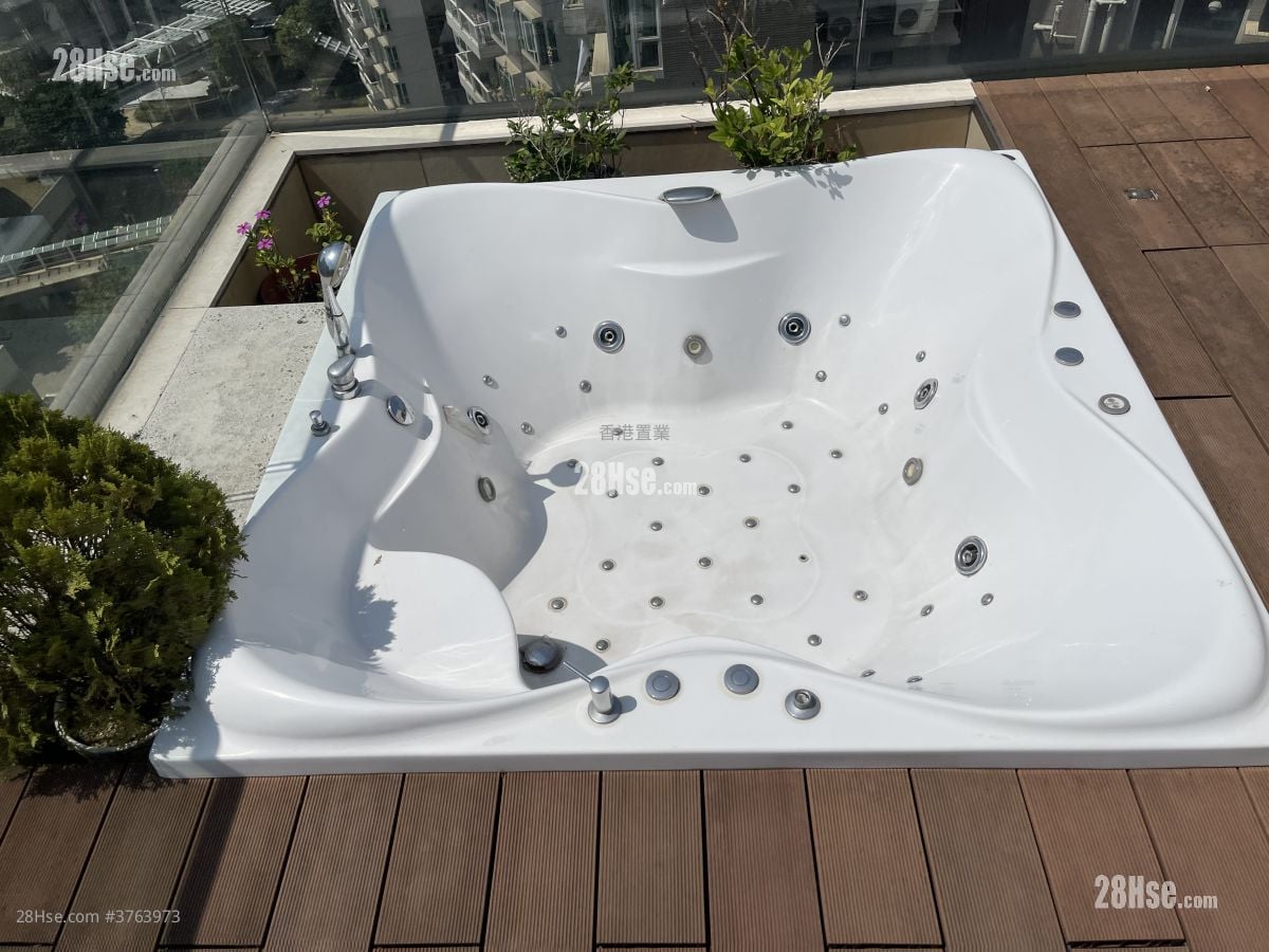 蓝天海岸 售盘 3 房 , 2 浴室 957 平方尺