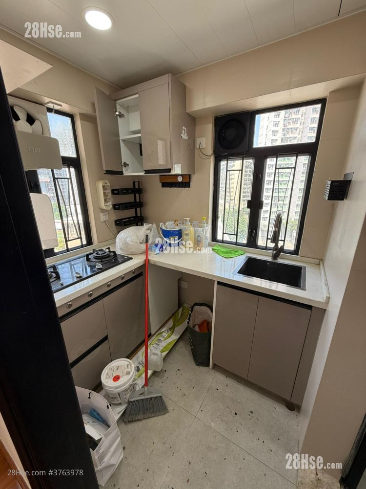 Whampoa Estate Sell 2 Bedrooms , 1 Bathroom 374 ft²