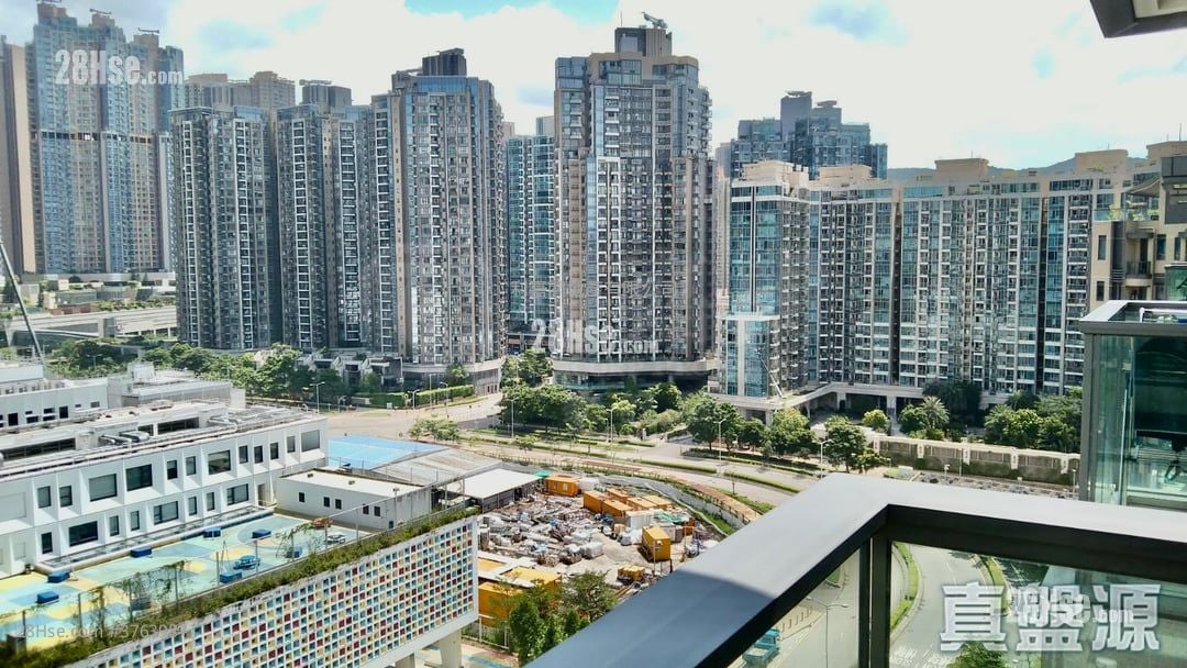 Capri Sell 1 Bedroom , 1 Bathroom 404 ft²