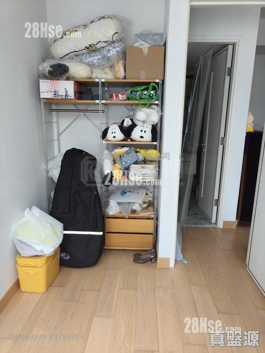 Capri Sell 1 Bedroom , 1 Bathroom 404 ft²