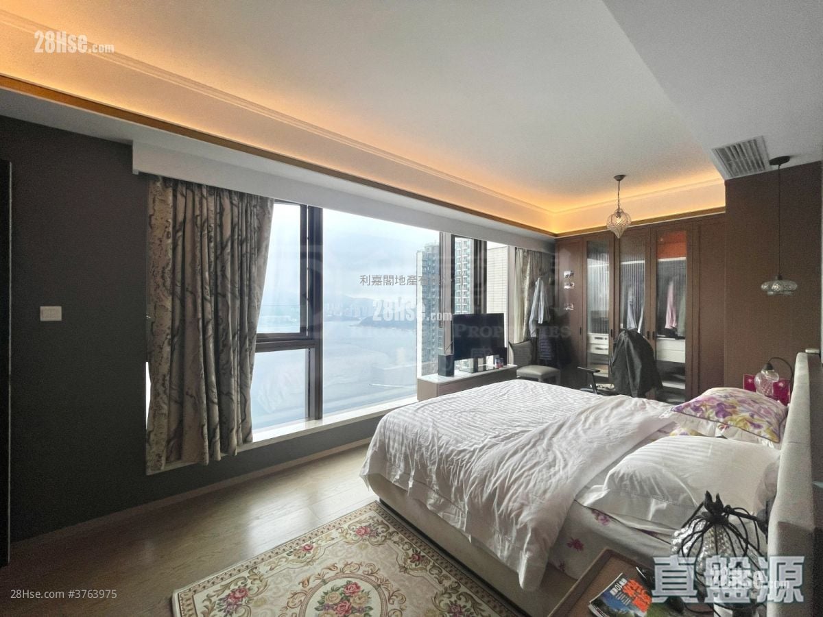 LP6 售盘 4 房 , 3 浴室 1,840 平方尺