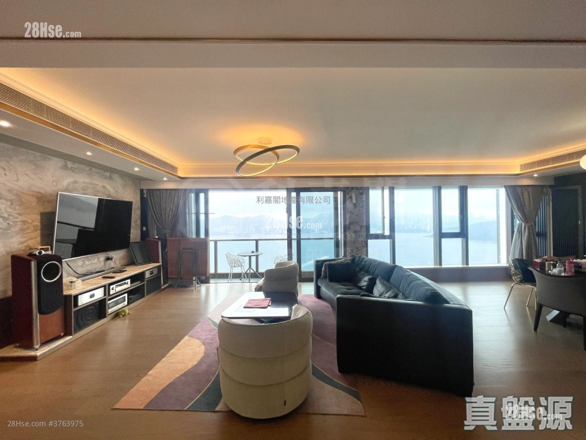 LP6 售盘 4 房 , 3 浴室 1,840 平方尺