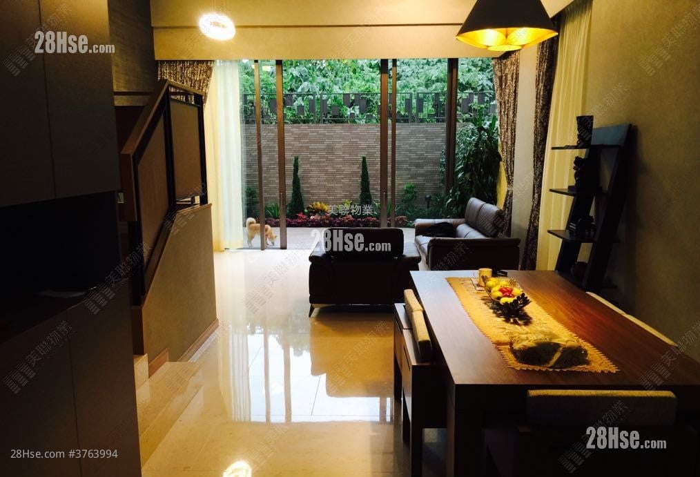 The Woodsville Sell 4 Bedrooms , 5+ Bathrooms 2,439 ft²