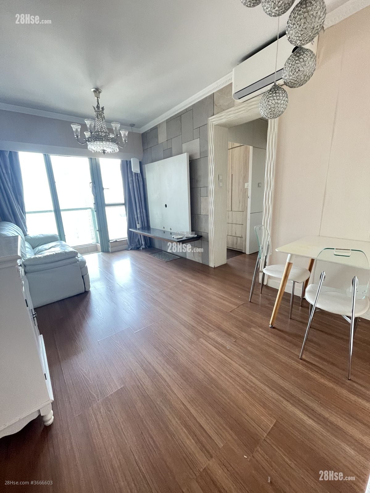 The Victoria Towers Rental 494 ft²