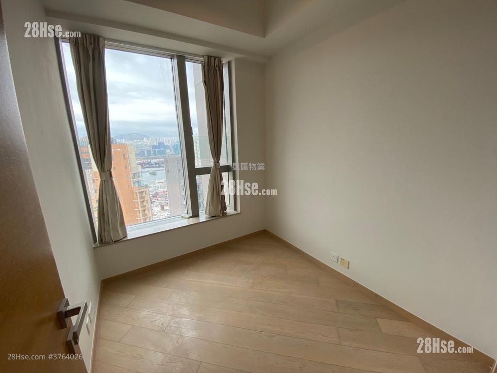 Chatham Gate Sell 4 Bedrooms , 3 Bathrooms 1,046 ft²