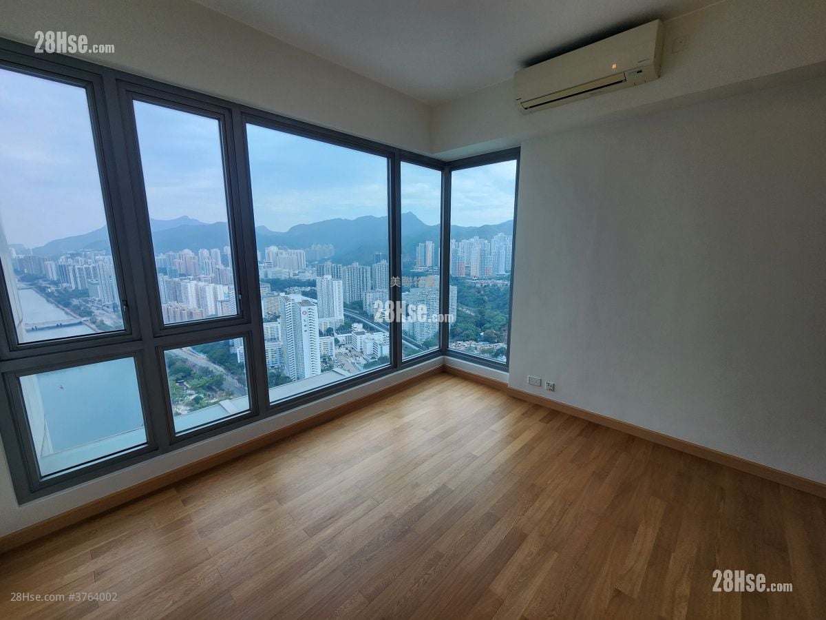 睡房 3: 溱岸8号 售盘 5+ 房 , 5+ 浴室 2,141 平方尺