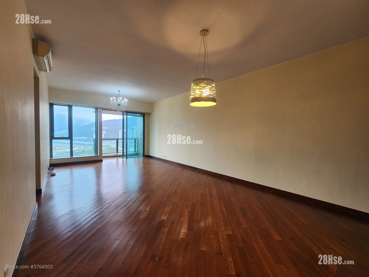 厅: 御龙山 售盘 4 房 , 4 浴室 1,444 平方尺