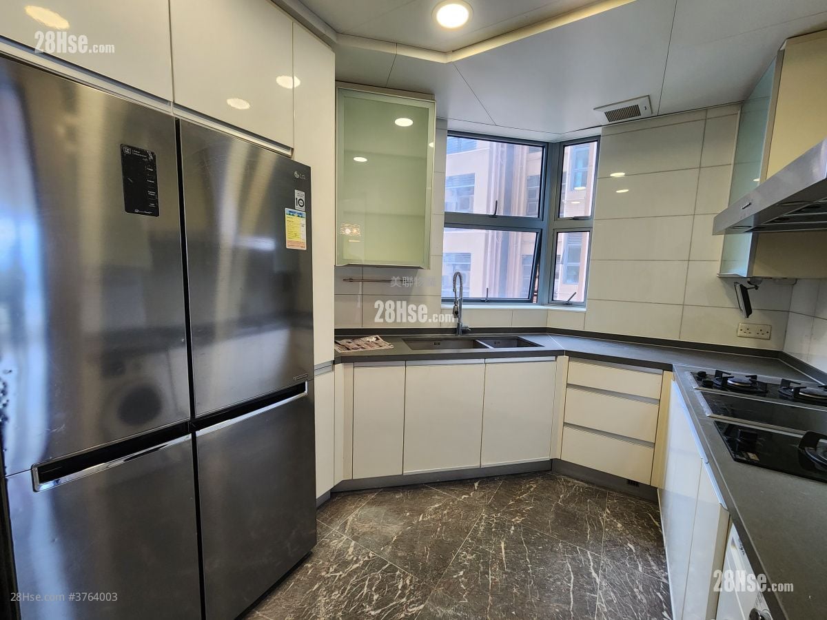 厨房: 御龙山 售盘 4 房 , 4 浴室 1,444 平方尺