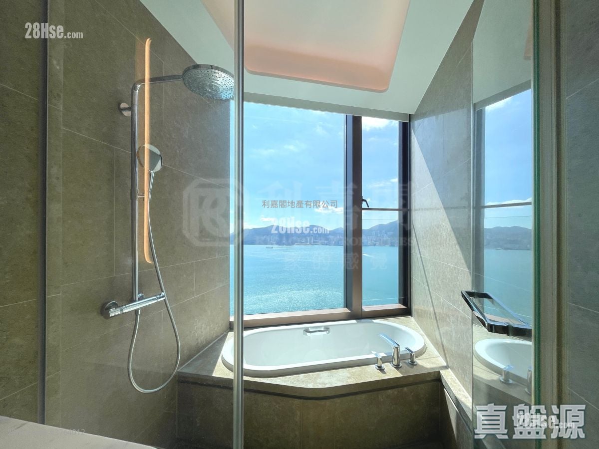 Lp10 Sell 4 Bedrooms , 3 Bathrooms 1,203 ft²