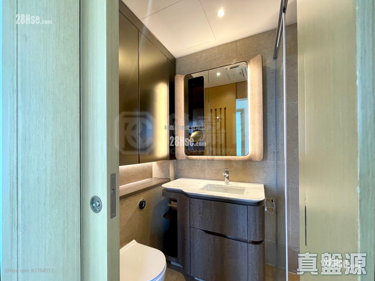 Lp10 Sell 4 Bedrooms , 3 Bathrooms 1,203 ft²