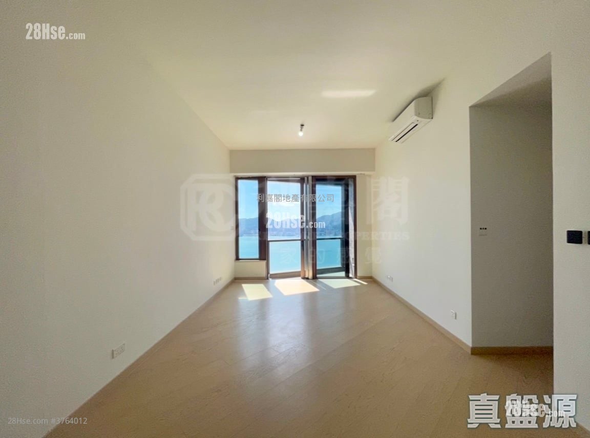 Lp10 Sell 4 Bedrooms , 3 Bathrooms 1,203 ft²