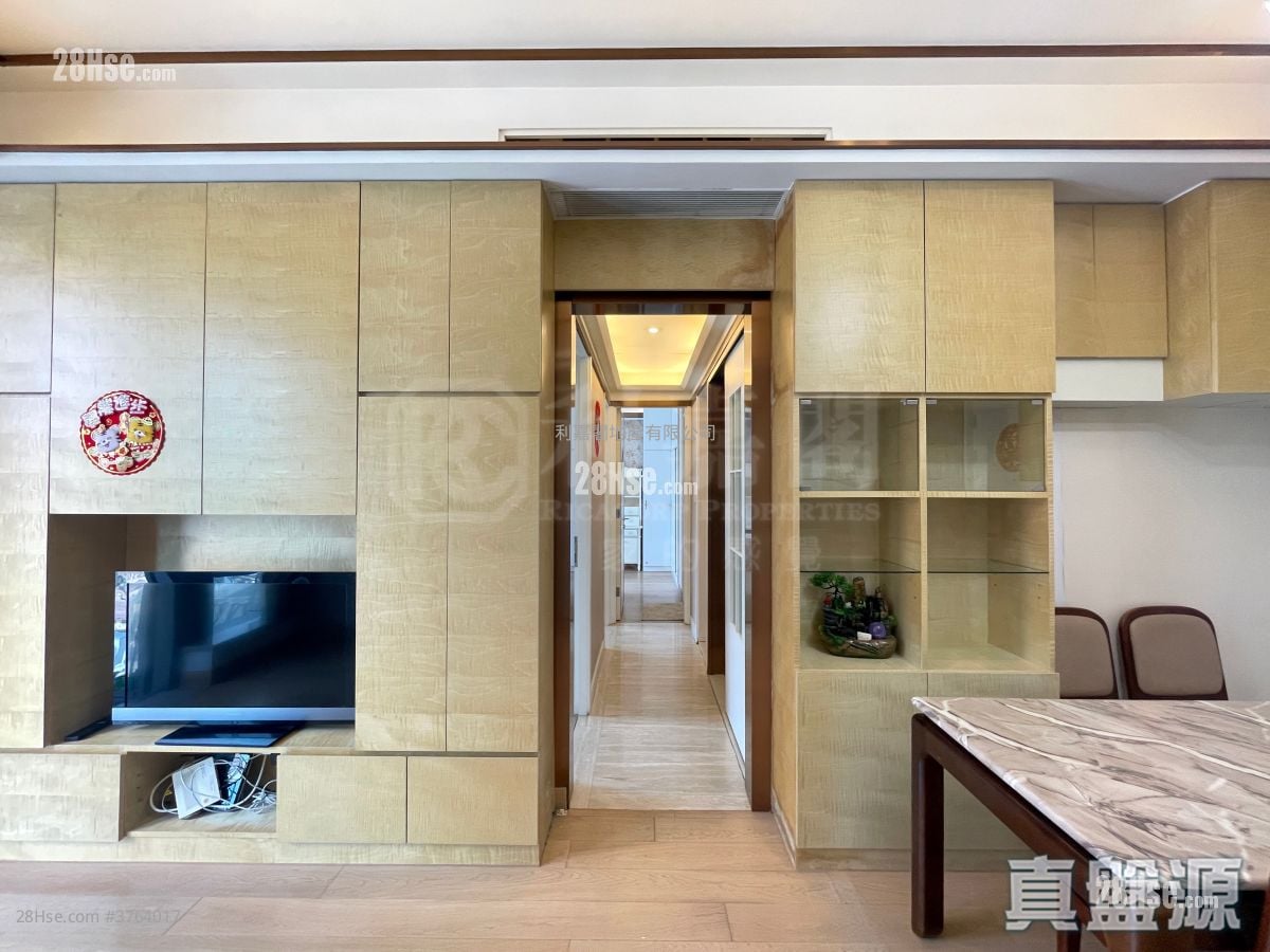 Capri 售盘 4 房 , 2 浴室 764 平方尺