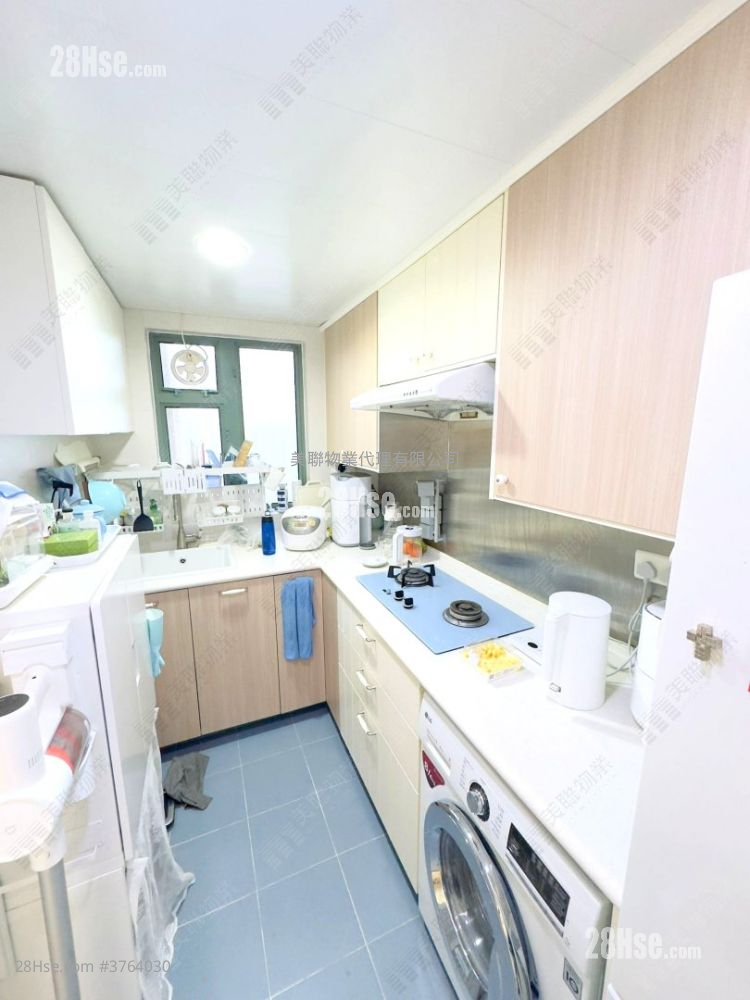 蔚蓝湾畔 售盘 3 房 , 2 浴室 763 平方尺