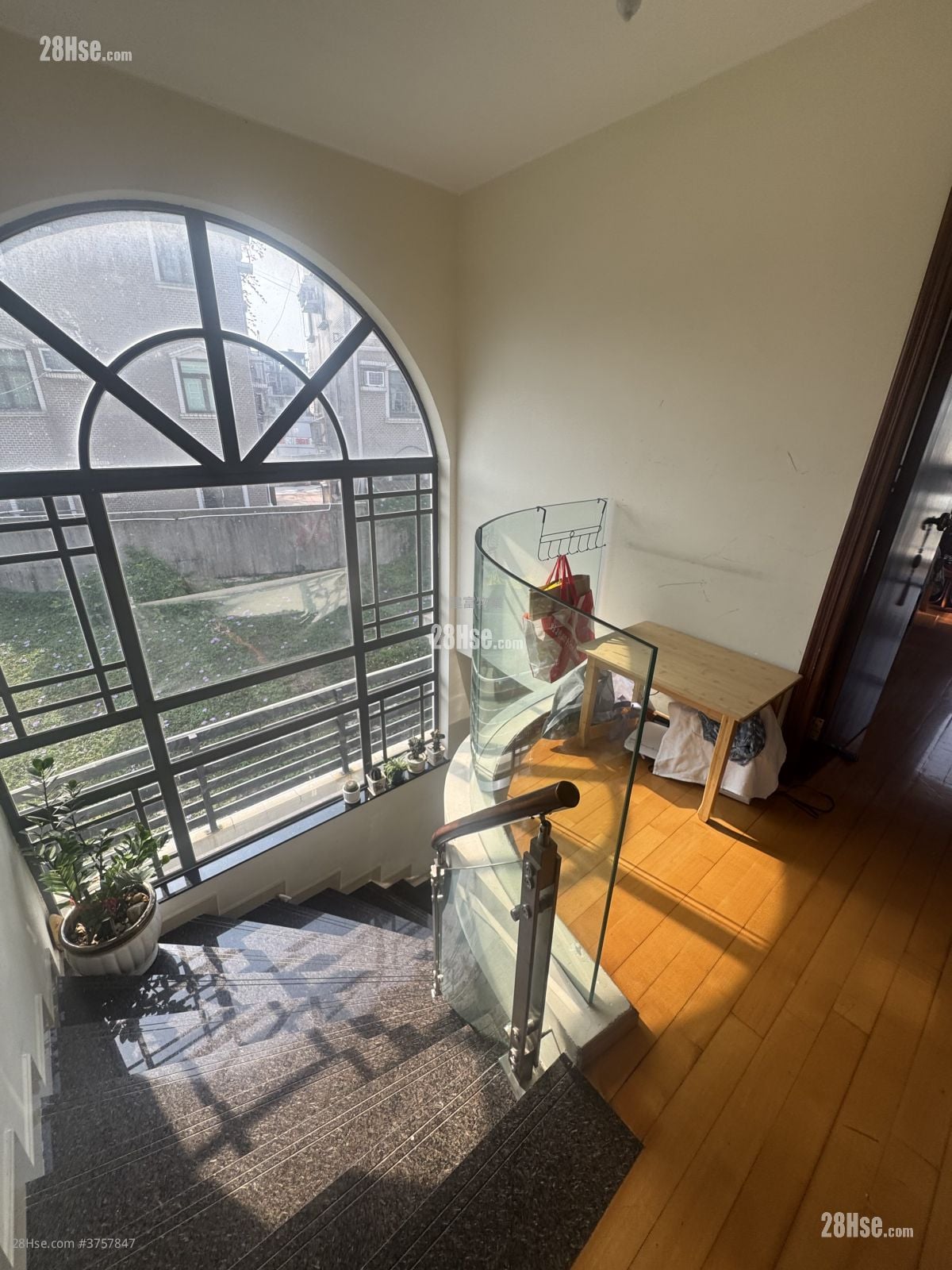 村屋 售盤 4 房 , 2 浴室 1,400 平方呎