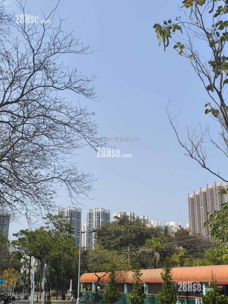 Kingswood Villas Sell 3 Bedrooms , 1 Bathroom 551 ft²