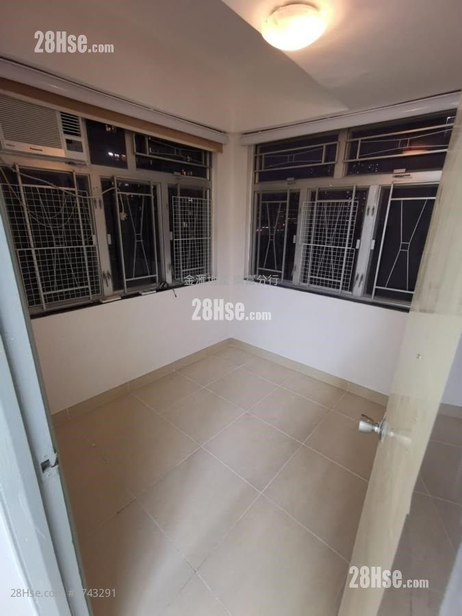 Tsui Fung Building Sell 2 Bedrooms , 1 Bathroom 318 ft²