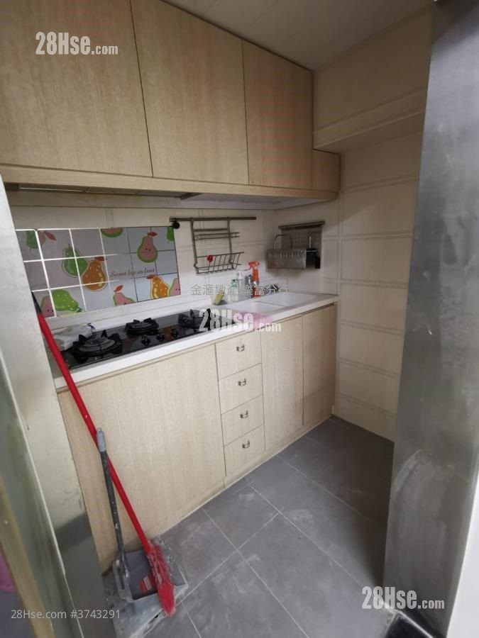 Tsui Fung Building Sell 2 Bedrooms , 1 Bathroom 318 ft²