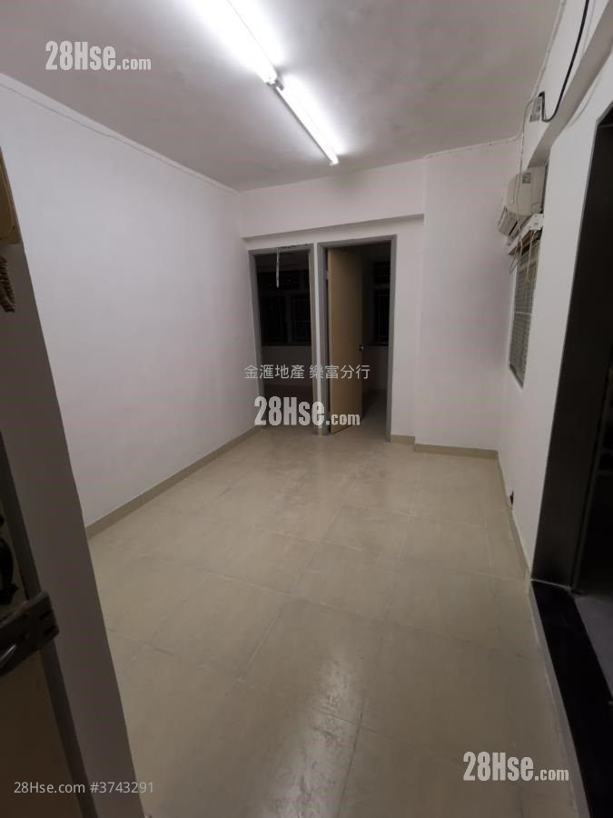 Tsui Fung Building Sell 2 Bedrooms , 1 Bathroom 318 ft²