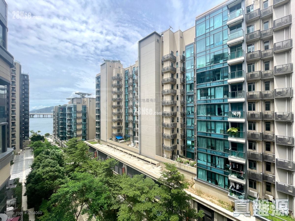 Alto Residences Sell 1 Bedroom , 1 Bathroom 437 ft²