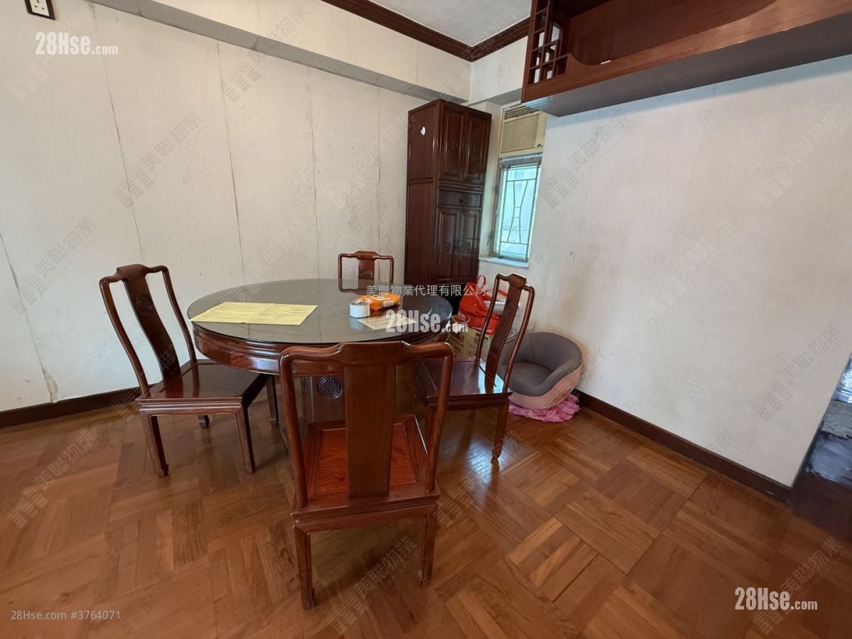 伟华园 售盘 3 房 , 2 浴室 1,027 平方尺