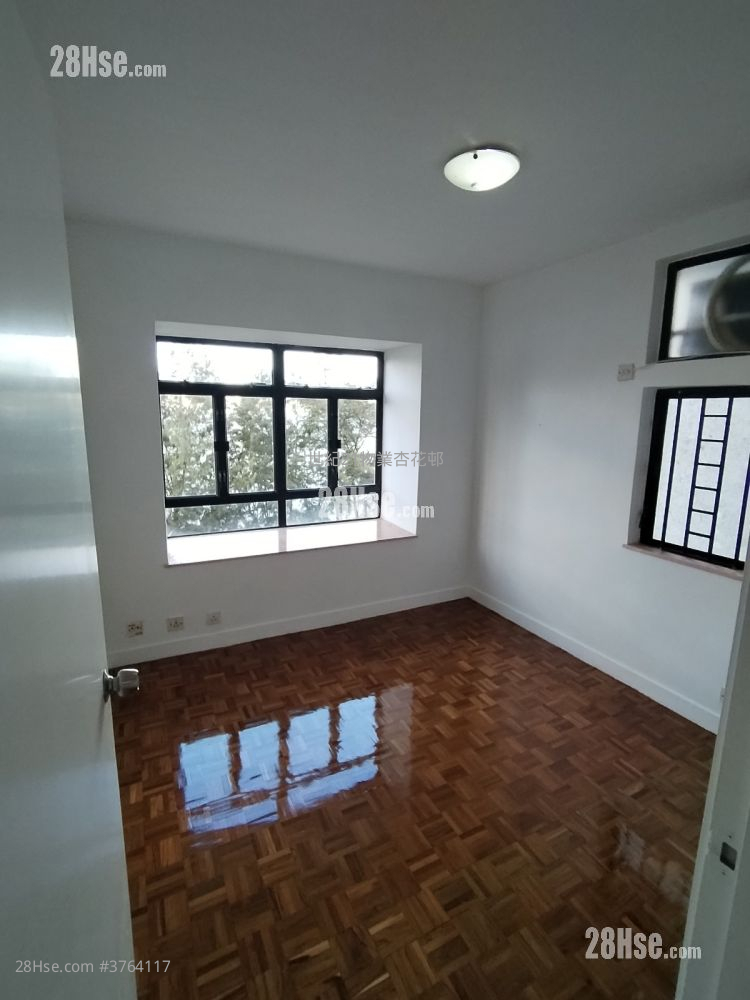 Heng Fa Chuen Sell 3 Bedrooms , 2 Bathrooms 722 ft²