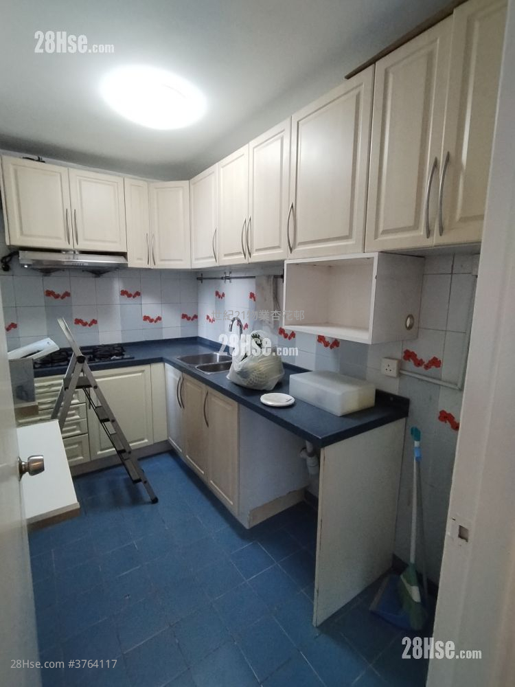 Heng Fa Chuen Sell 3 Bedrooms , 2 Bathrooms 722 ft²