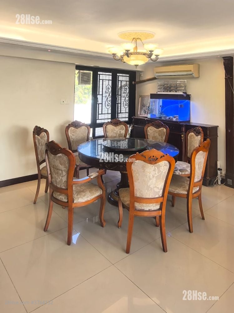 Lung Tang Court Sell 4 Bedrooms , 3 Bathrooms 1,943 ft²