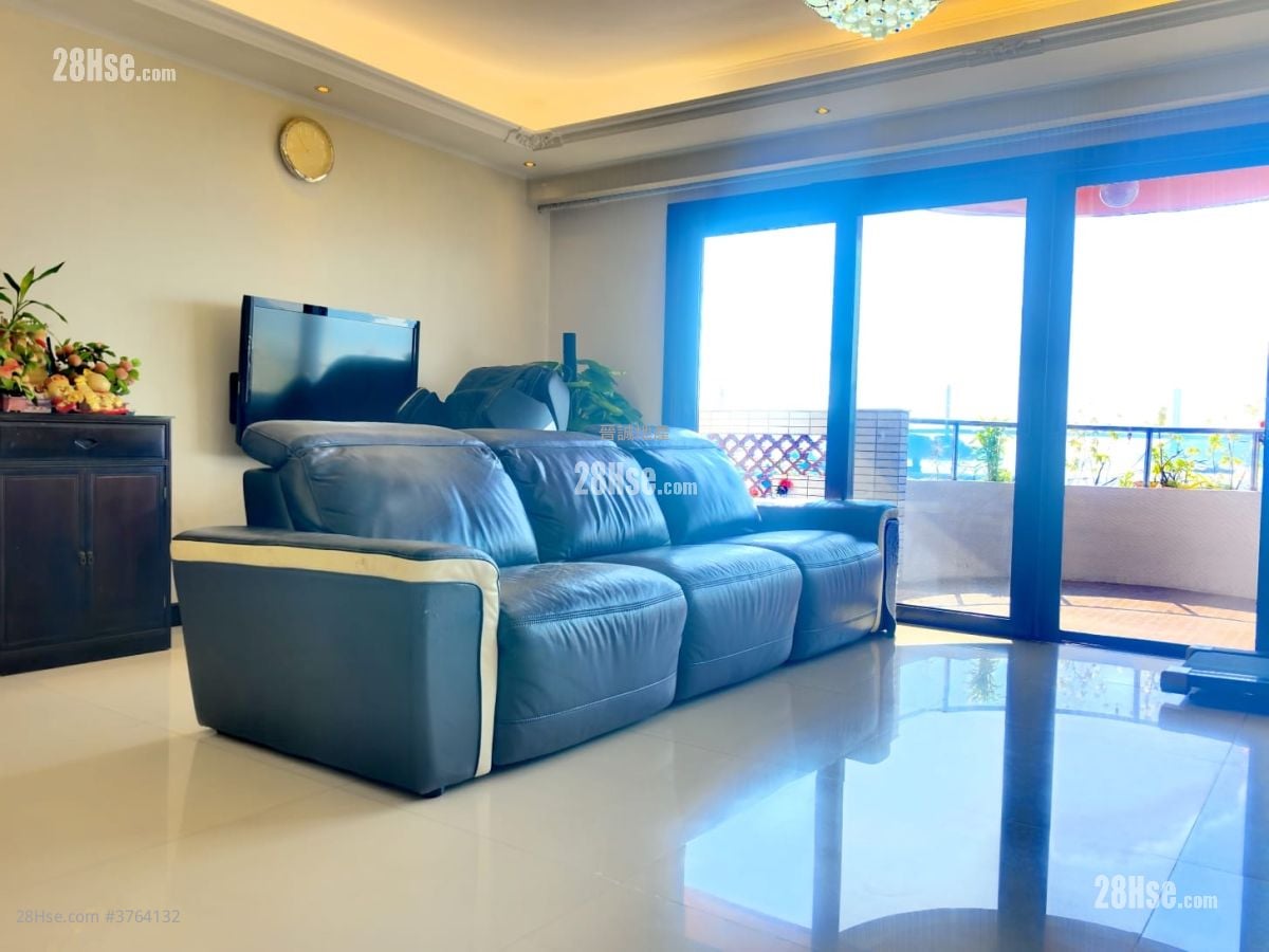 Lung Tang Court Sell 4 Bedrooms , 3 Bathrooms 1,943 ft²