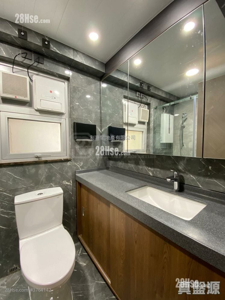 晓峰湾畔 售盘 2 房 482 平方尺